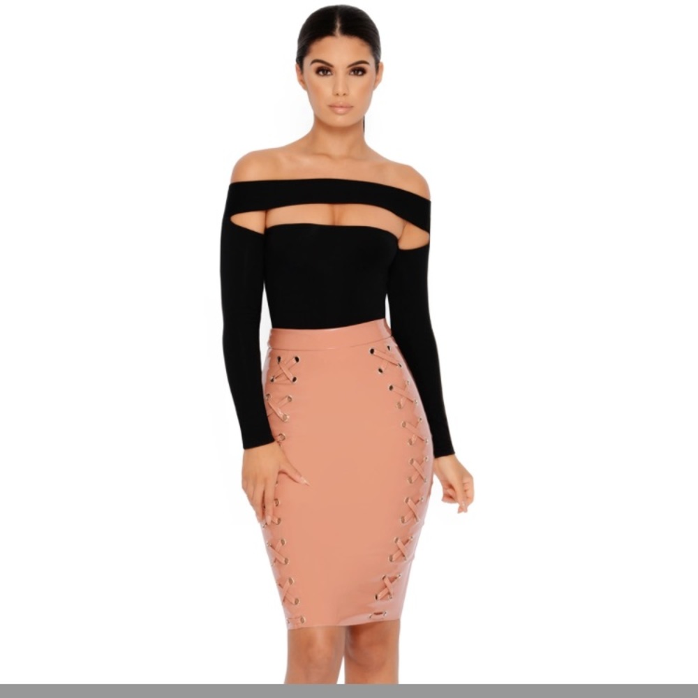 NWT OH POLLY MAUVE LACE UP VINYL SKIRT 🔥🔥